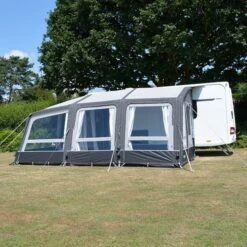 Dometic CLUB AIR All-Season Extension Left Hand S 9120001143 2022 -CampGear Universe kampagrandeallseasonextensionleftoutside compressor 1 2 1